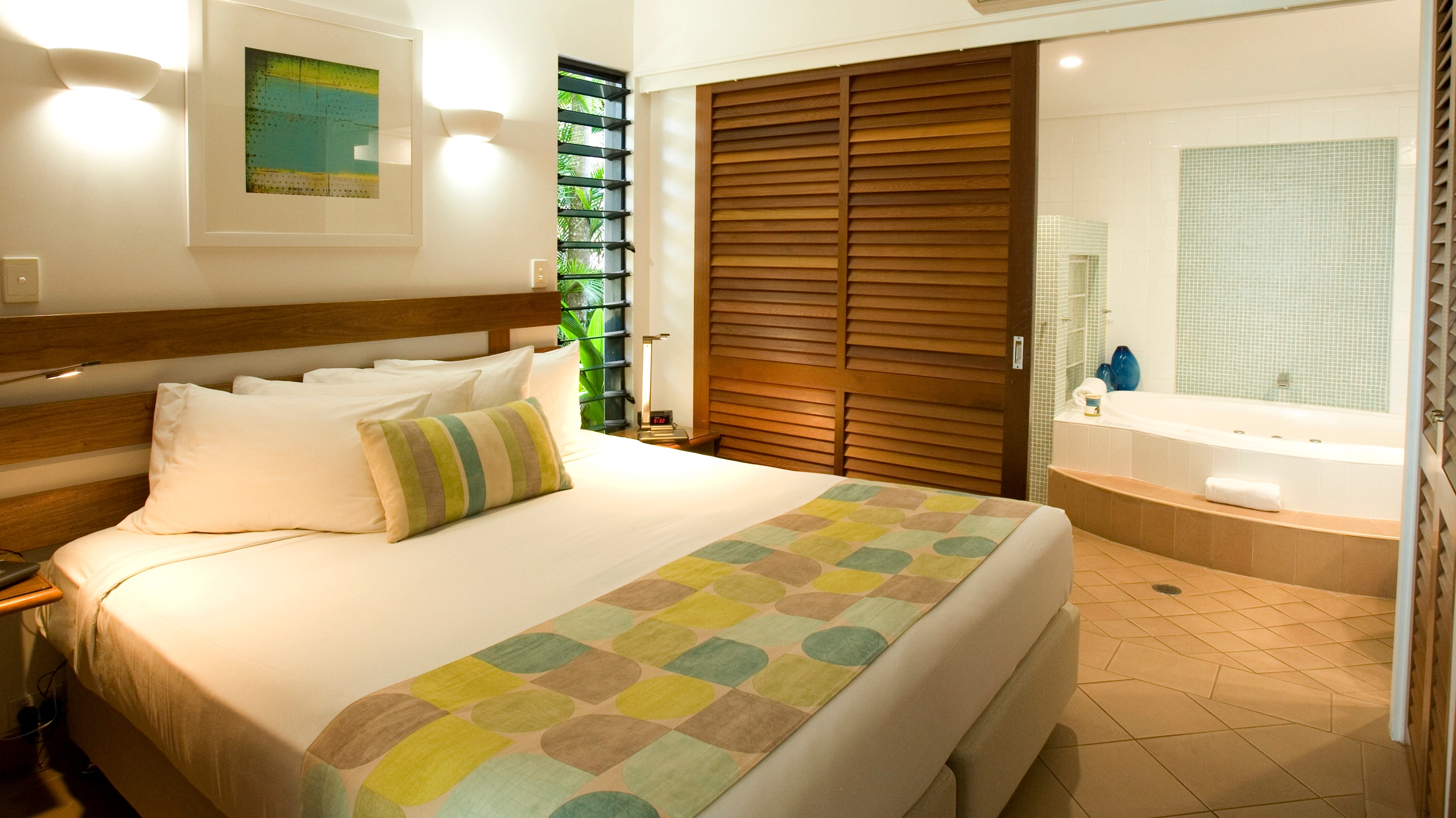 peninsula-boutique-bedroom