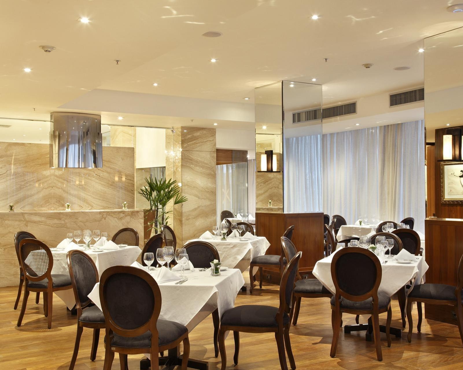 The hotel restaurant at Hotel Miramar by Windsor