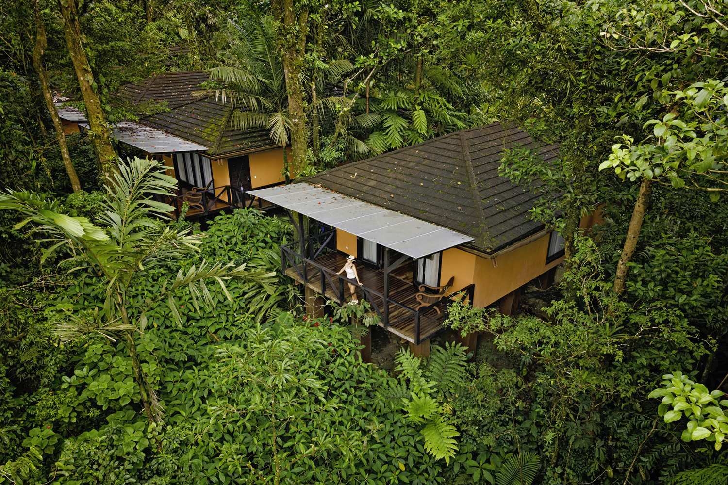 Lodges surrounded by greenery at Hotel Rio Celeste, Costa Rica