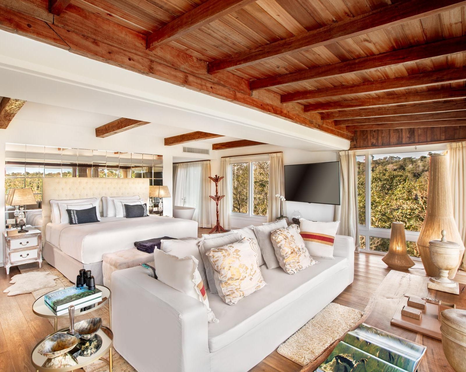 Presidential suite bedroom at Gran Melia Iguazu