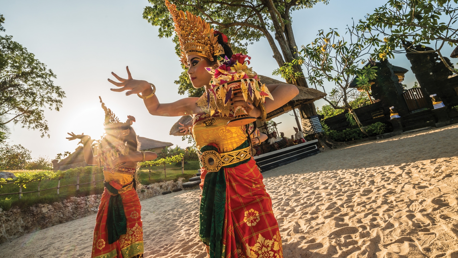 four-seasons-jimbaran-balinese-dancers