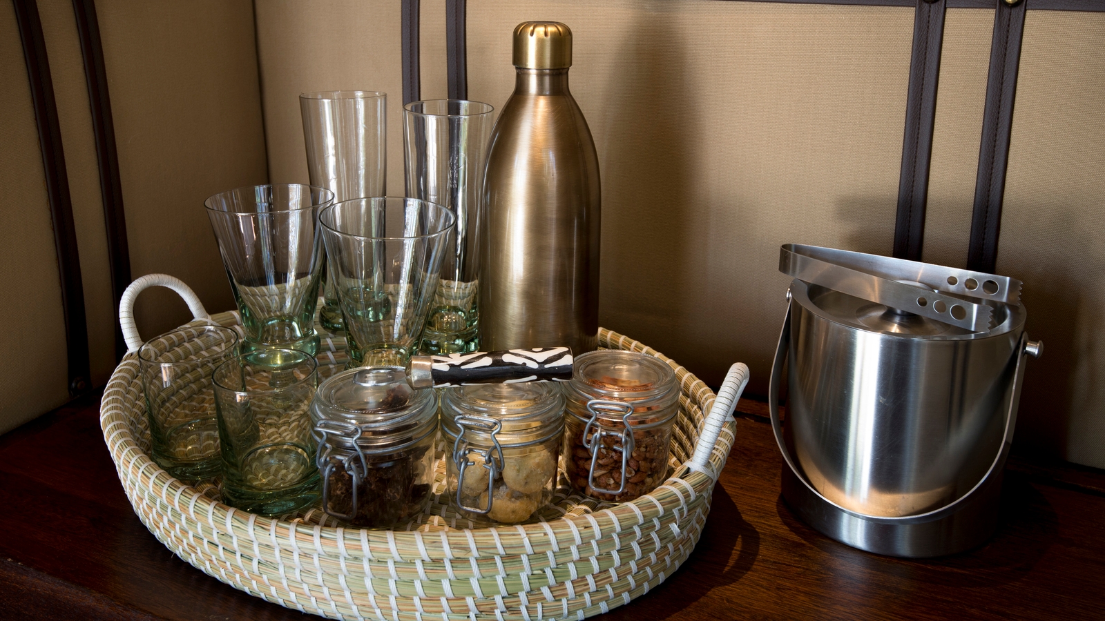 nxabega-lodge-cocktails