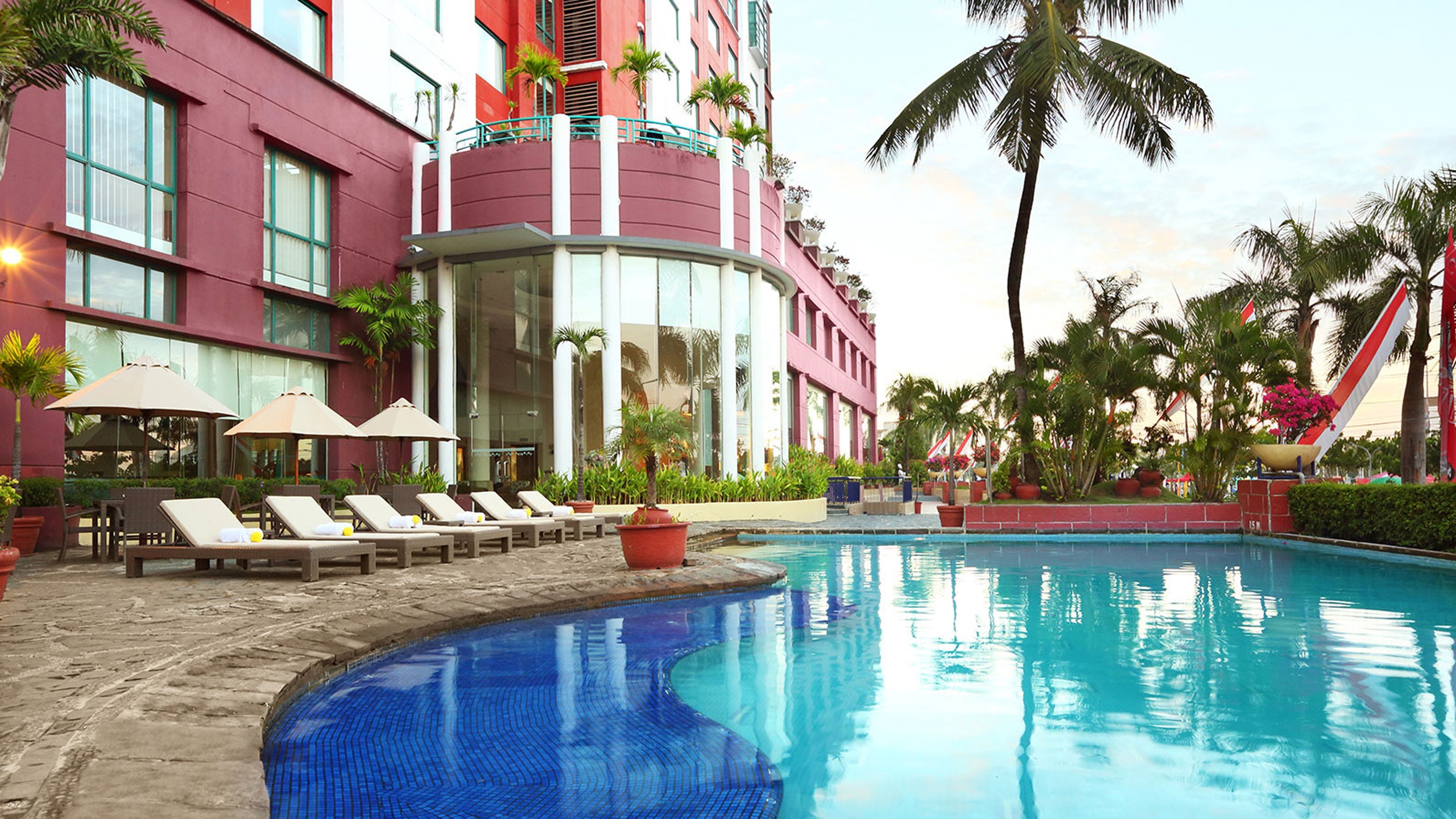 aryaduta-makassar-pool