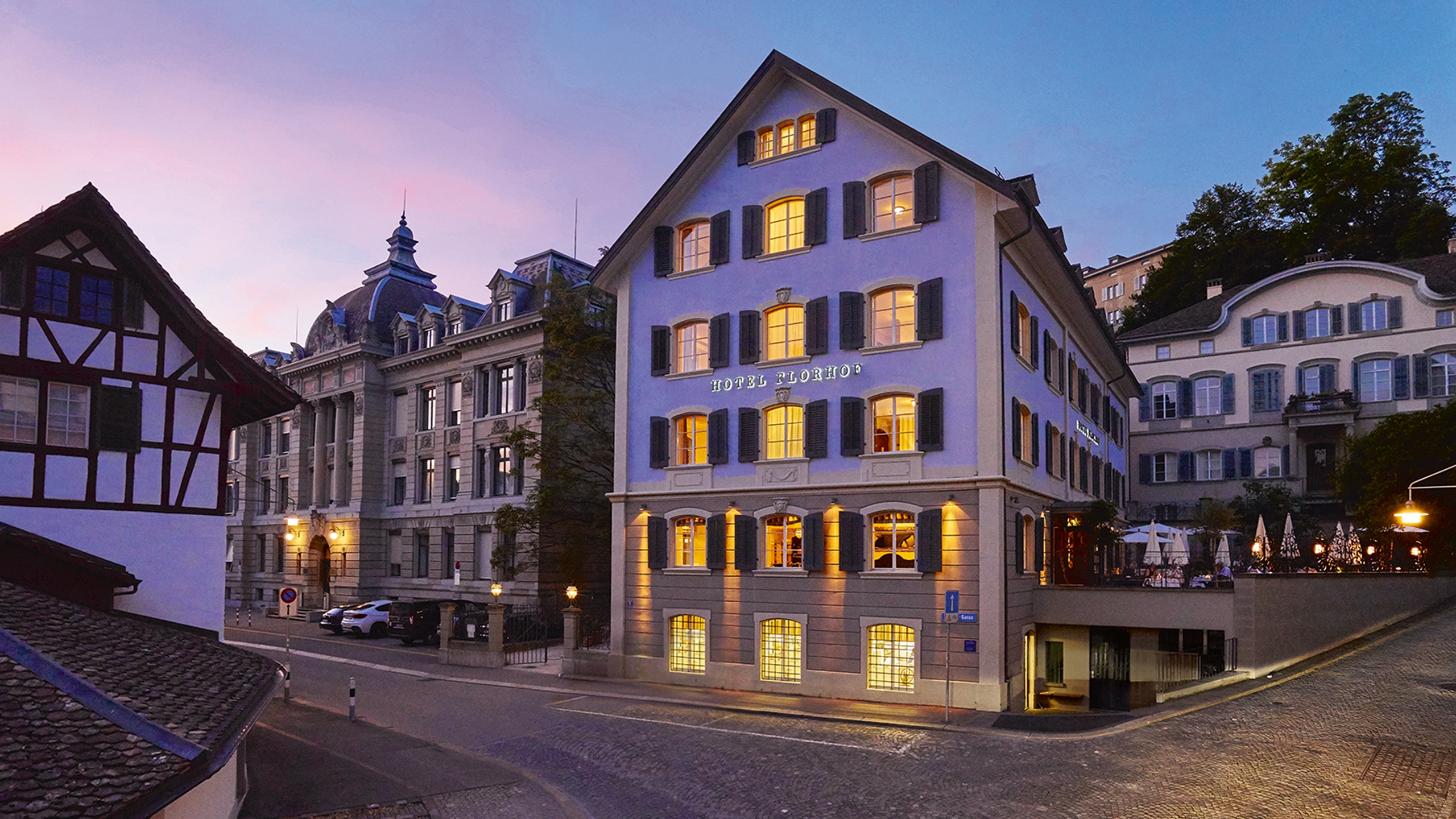 florhof-hotel-exterior-evening