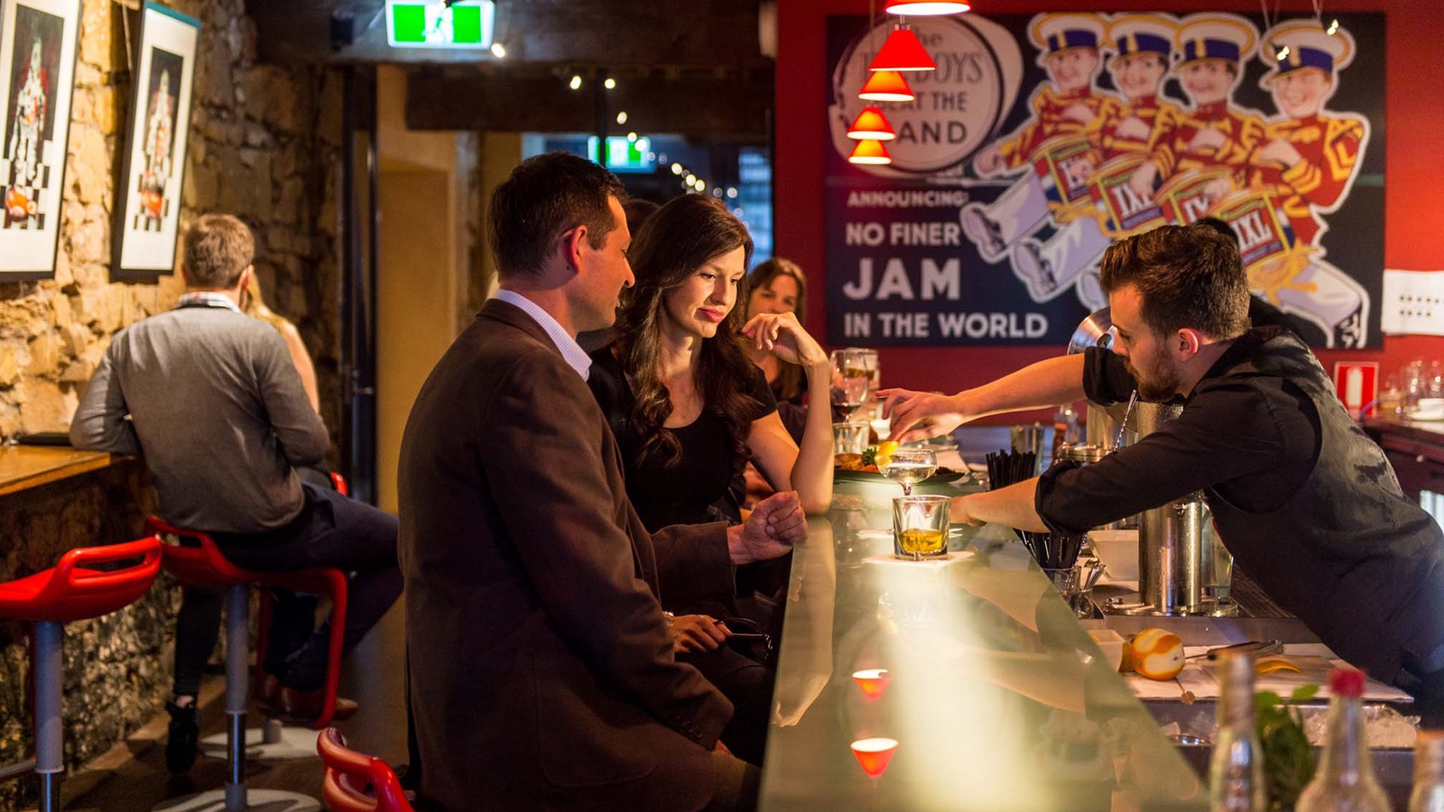 henry-jones-tasmania-bar