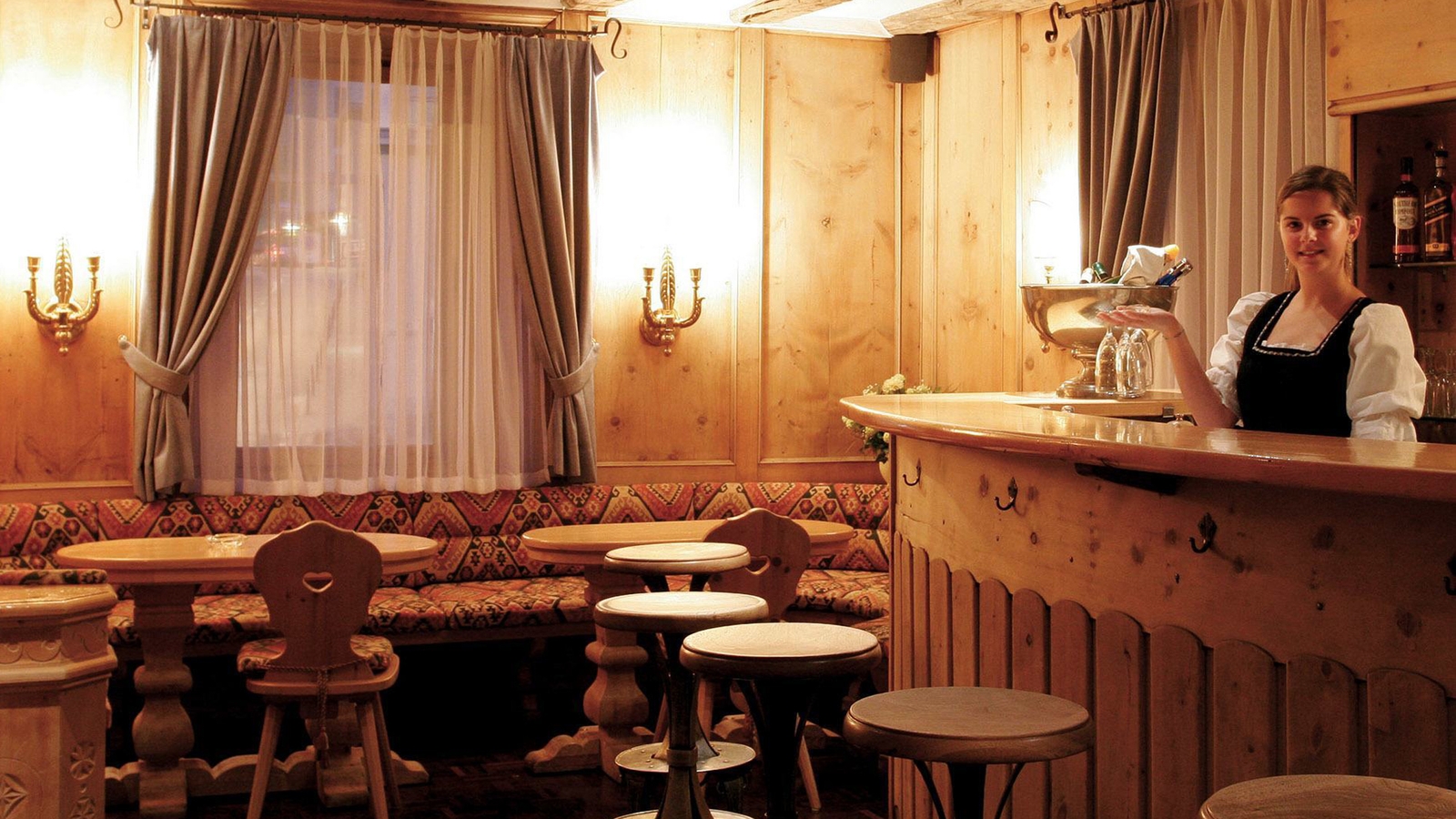hotel-steffani-st-moritz-bar