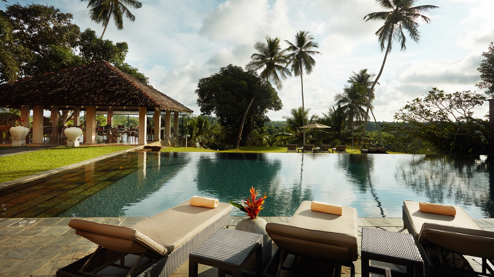 kahanda-kanda-swimming-pool