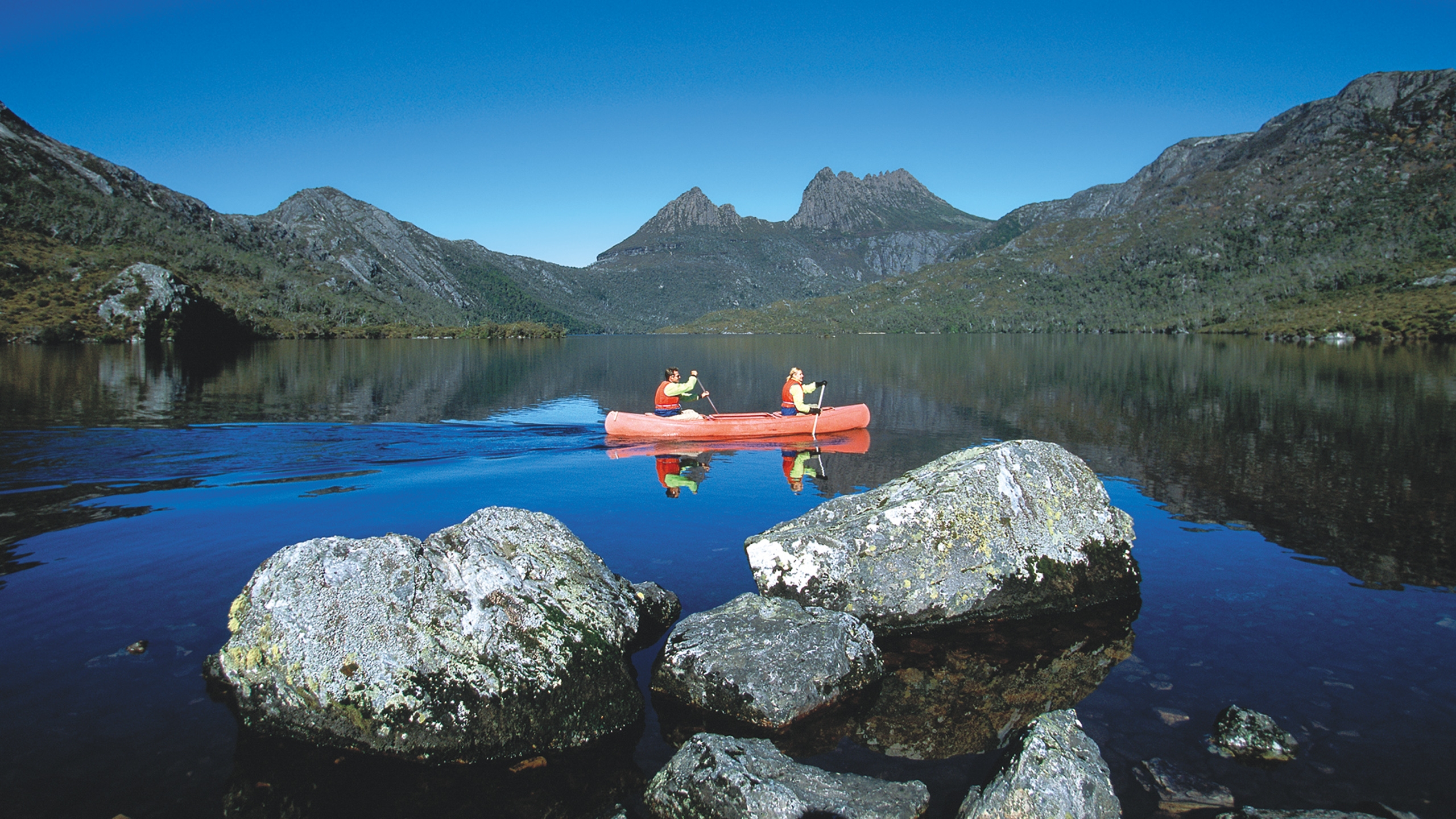 peppers-cradle-mountain-canoeing