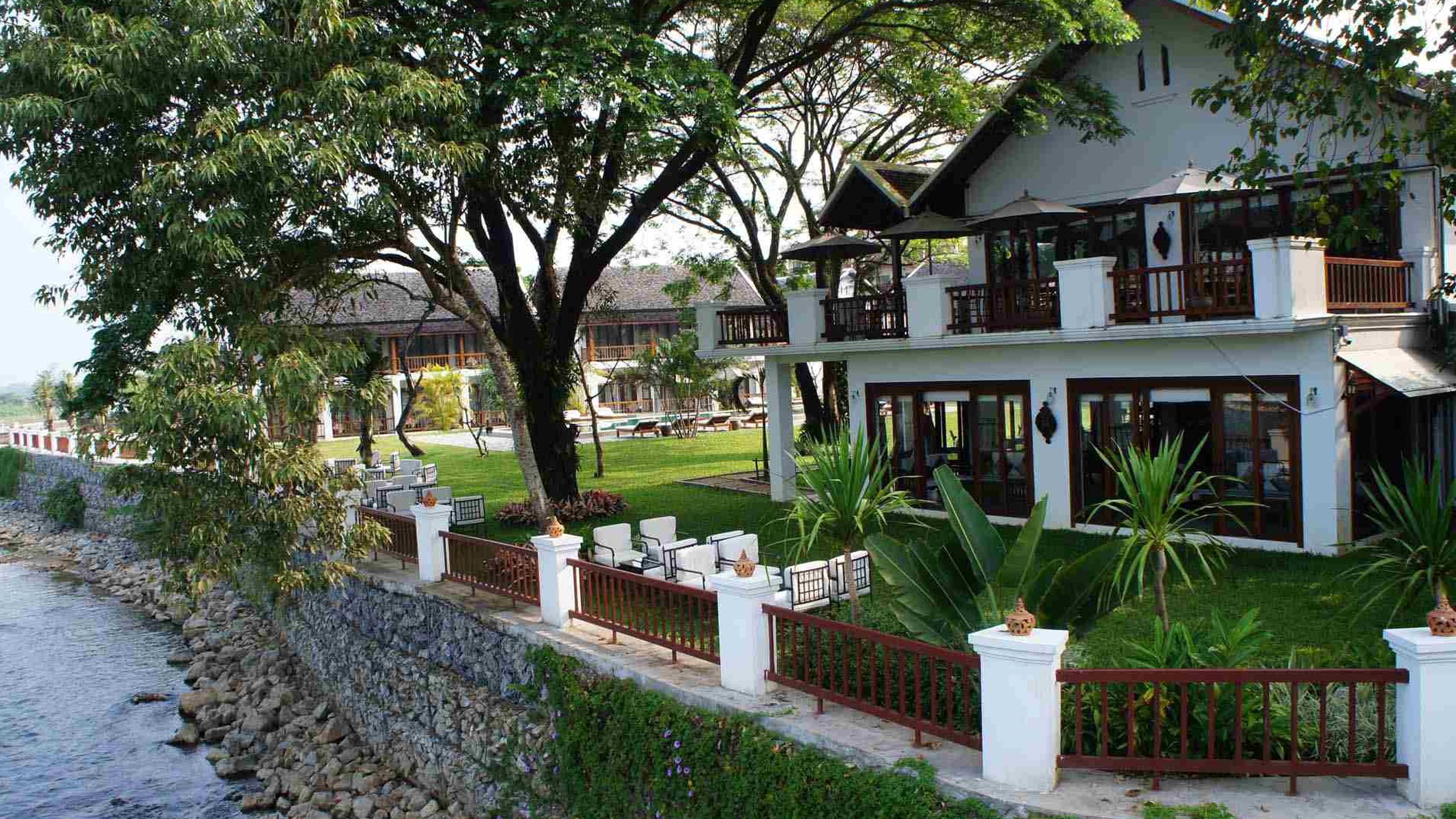 riverside-boutique-vang-vieng-1