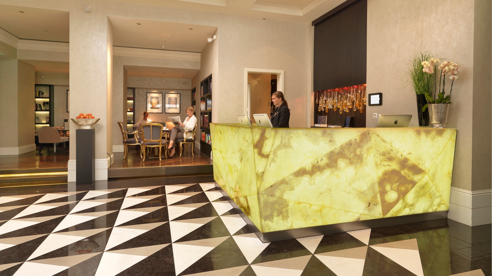 schweizerhof-hotel-lobby