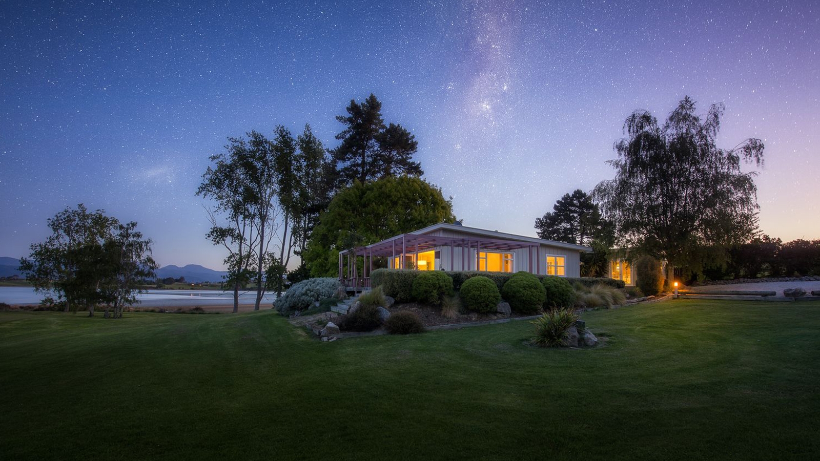 bronte-country-estate-exterior-night