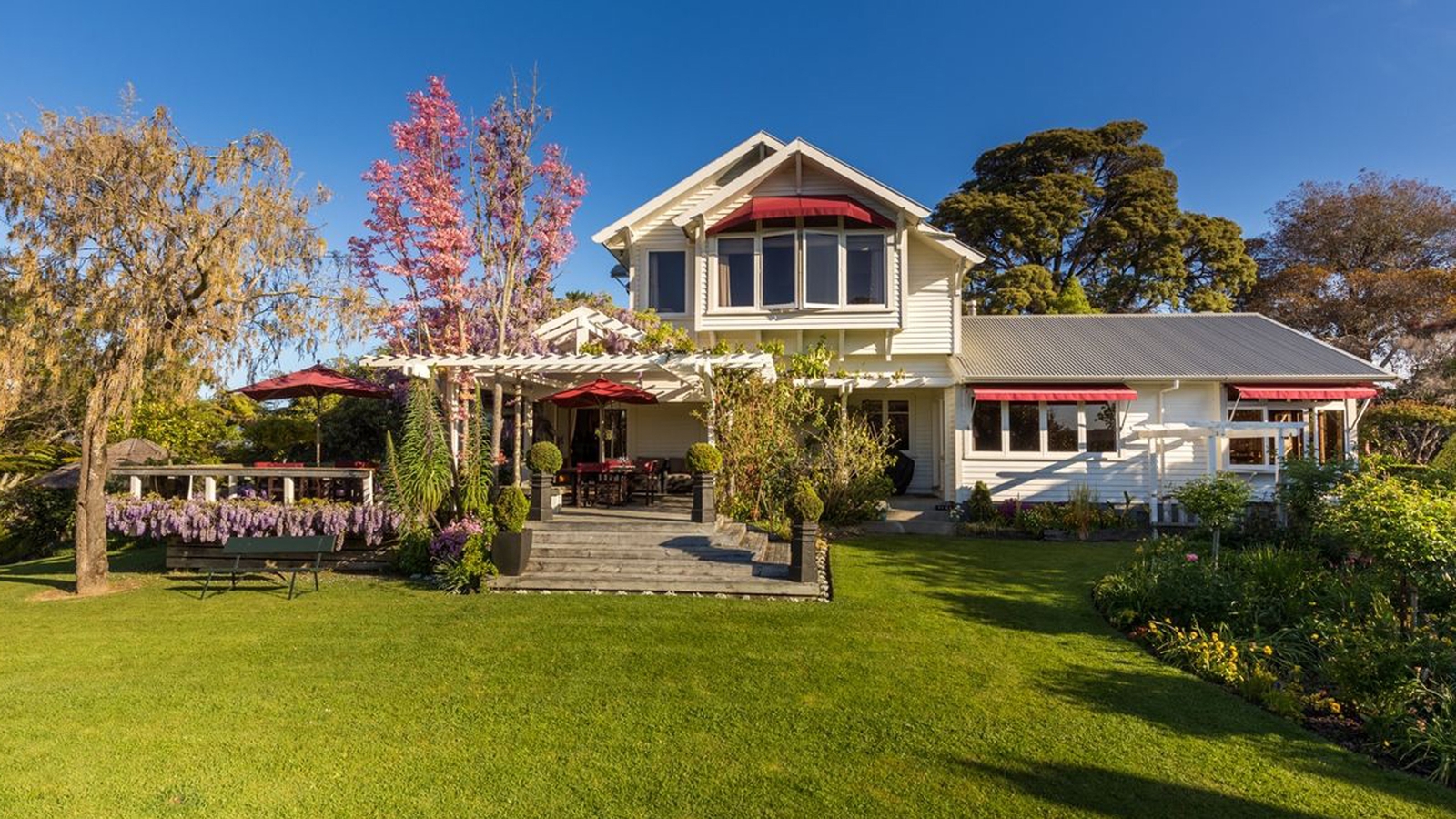 bronte-country-estate-exterior