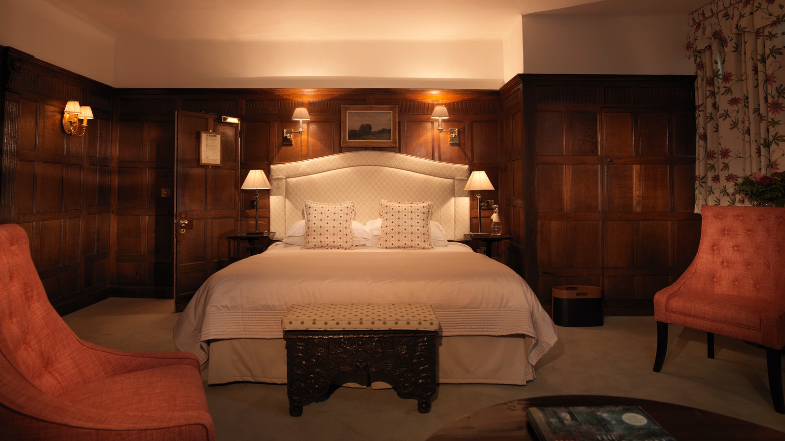 gravetye-manor-deluxeroom