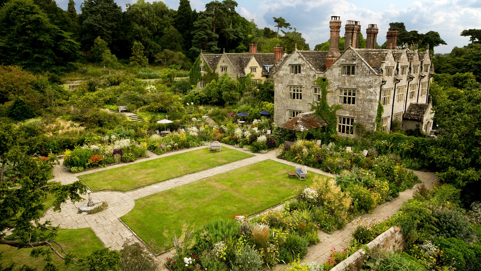 gravetye-manor-exterior
