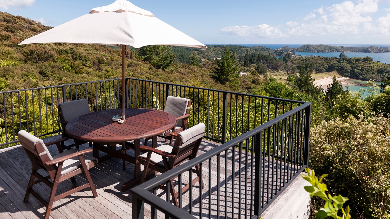 huntaway-lodge-decking