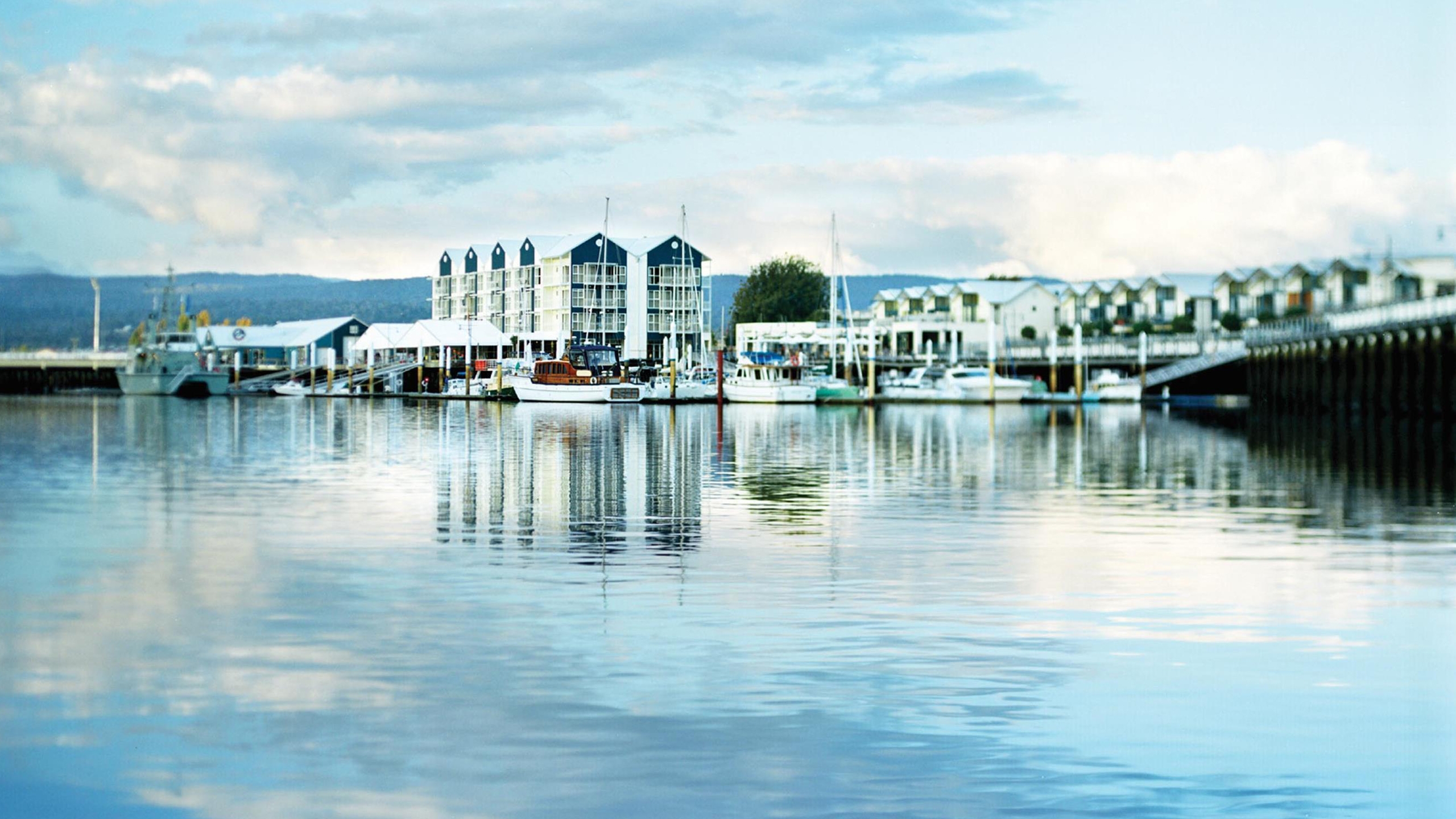 peppers-seaport-hotel-exterior