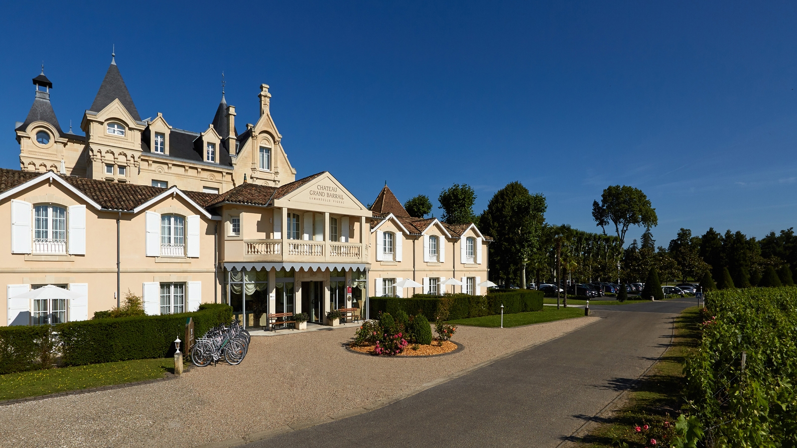 chateau-grand-barrail-exterior
