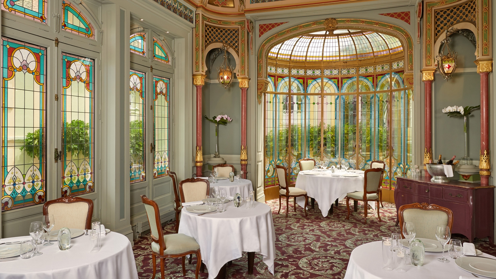 chateau-grand-barrail-restaurant