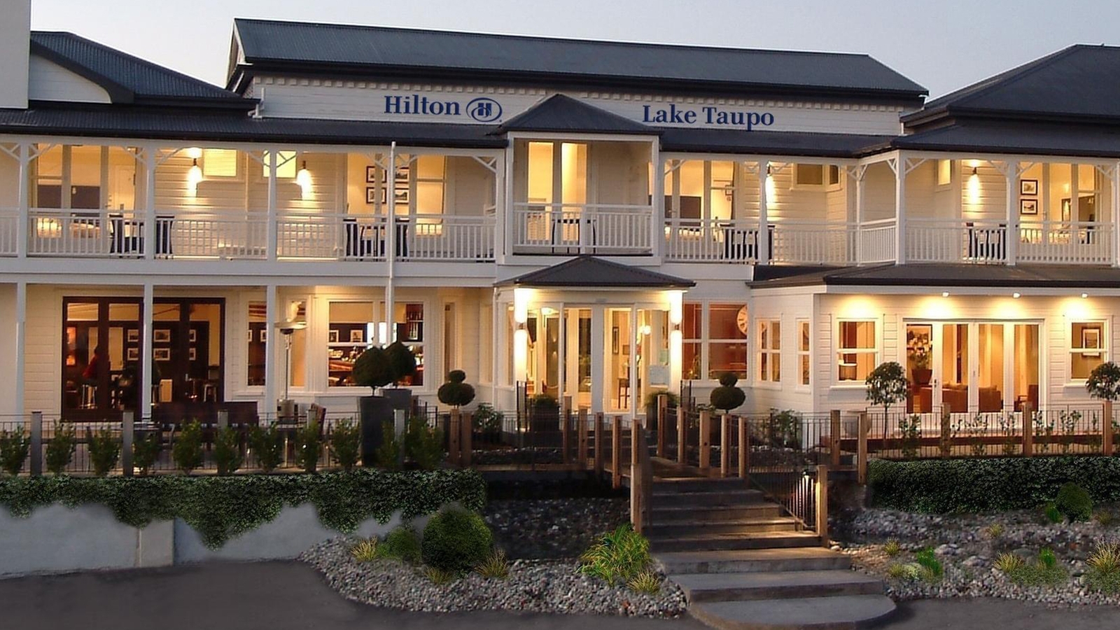 hilton-taupo-exterior