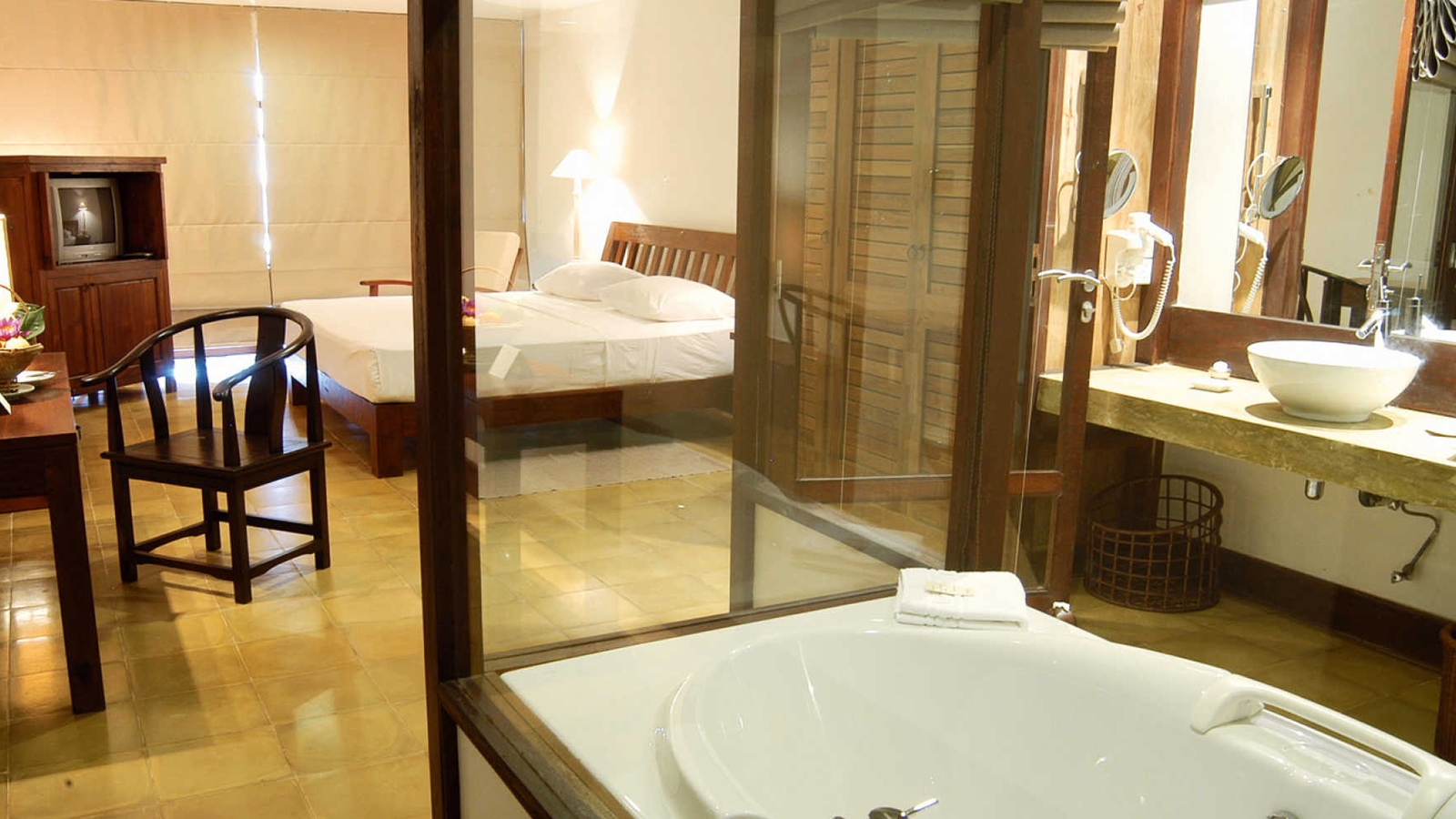 jetwing-house-bedroom-and-bathroom