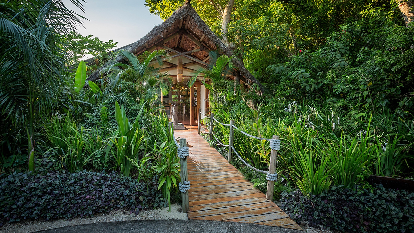 likuliku-spa-entrance