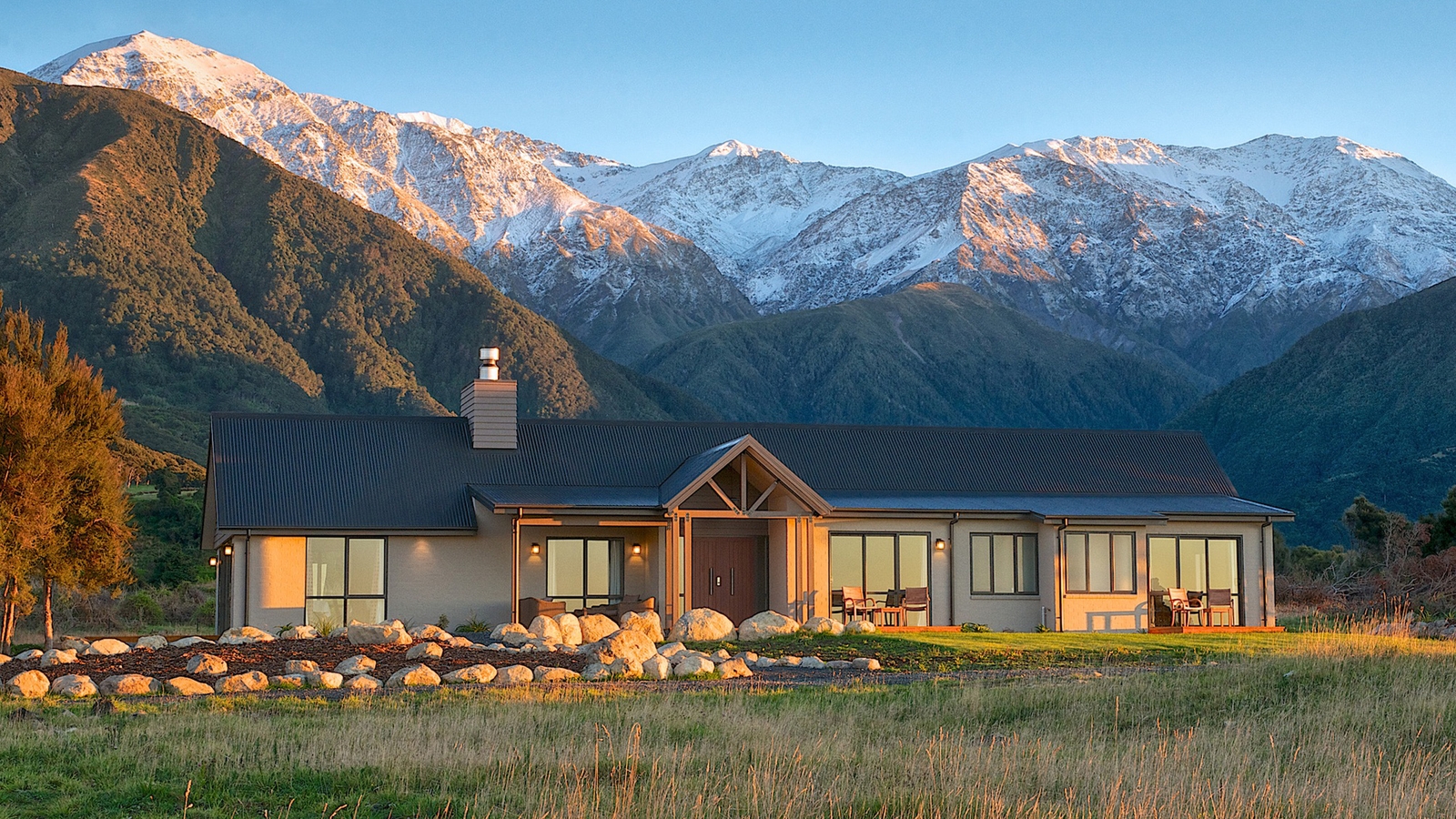 manakau-lodge-exterior