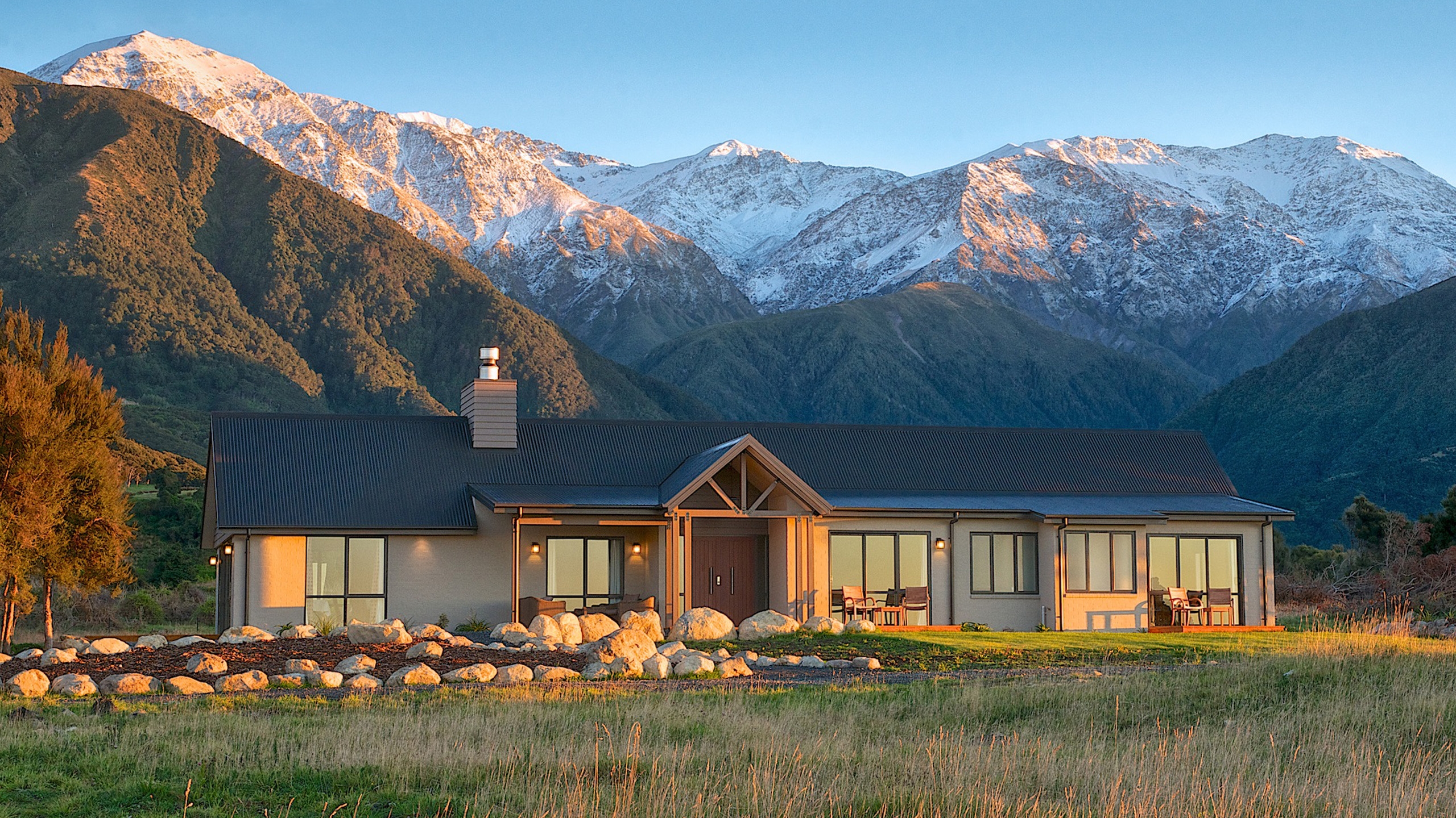 manakau-lodge-exterior