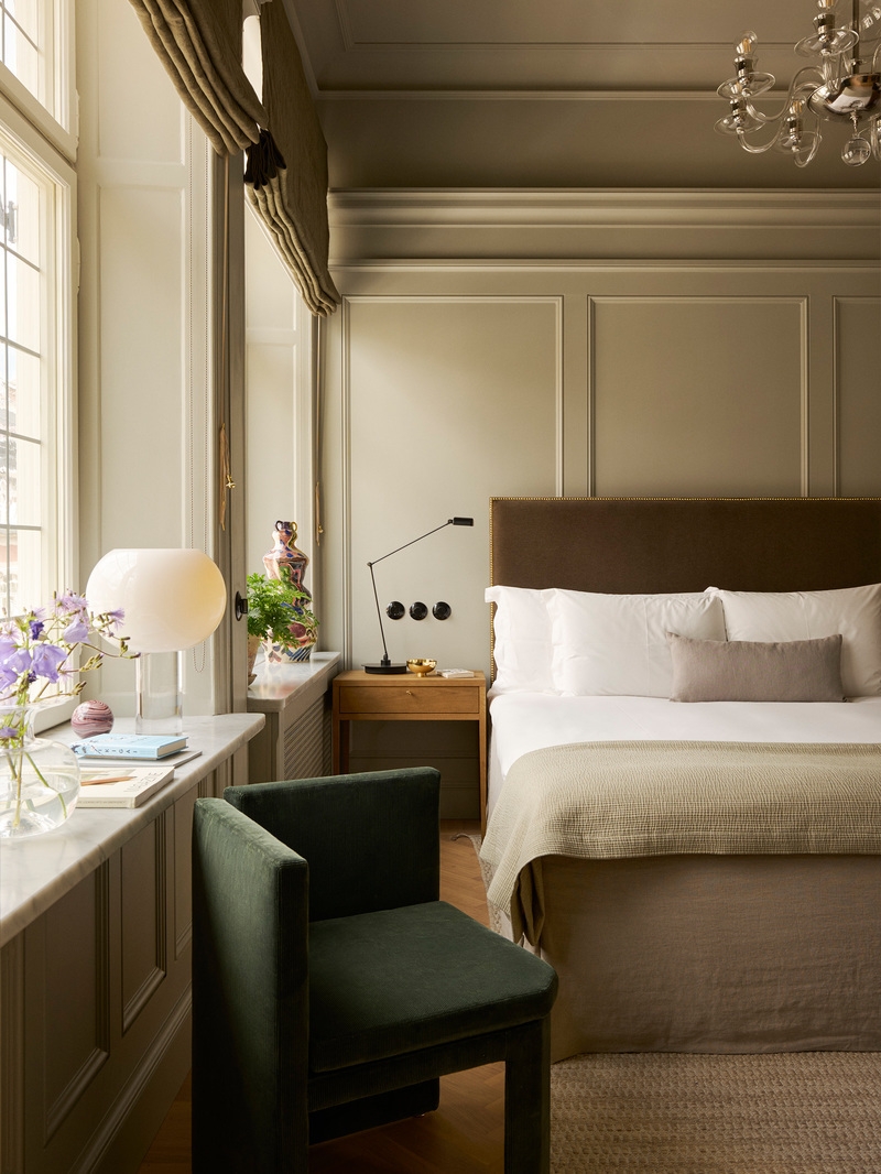 An elegantly styled bedroom at Ett Hem.