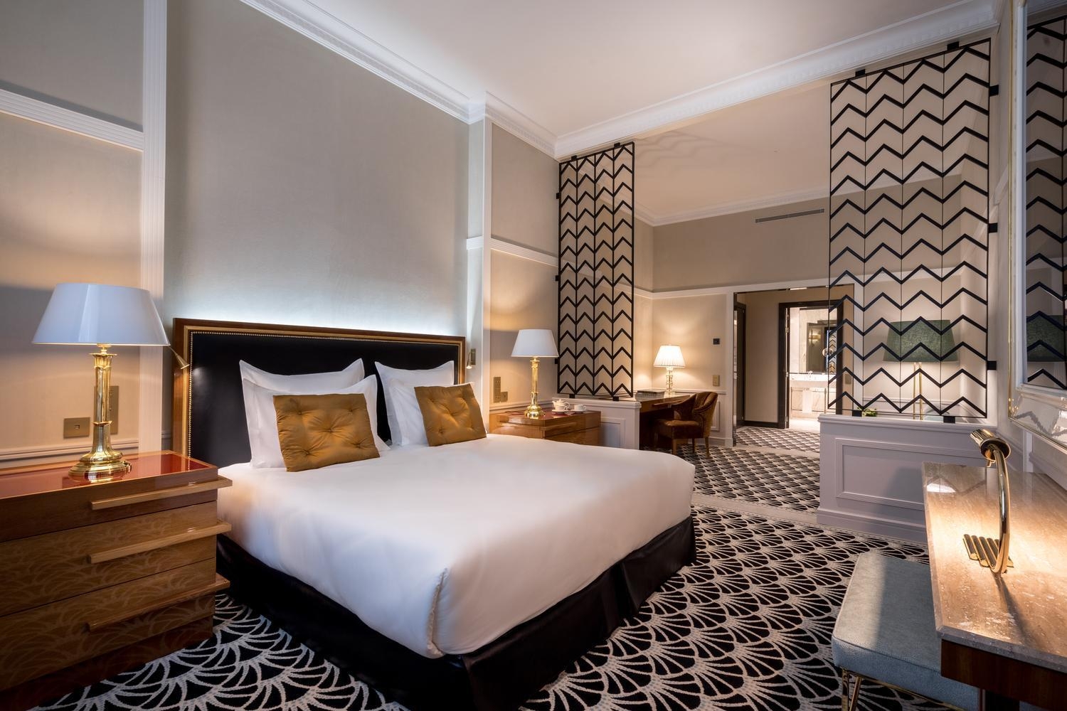 Bed in a Suite Audacieuse at Le Monumental Palace