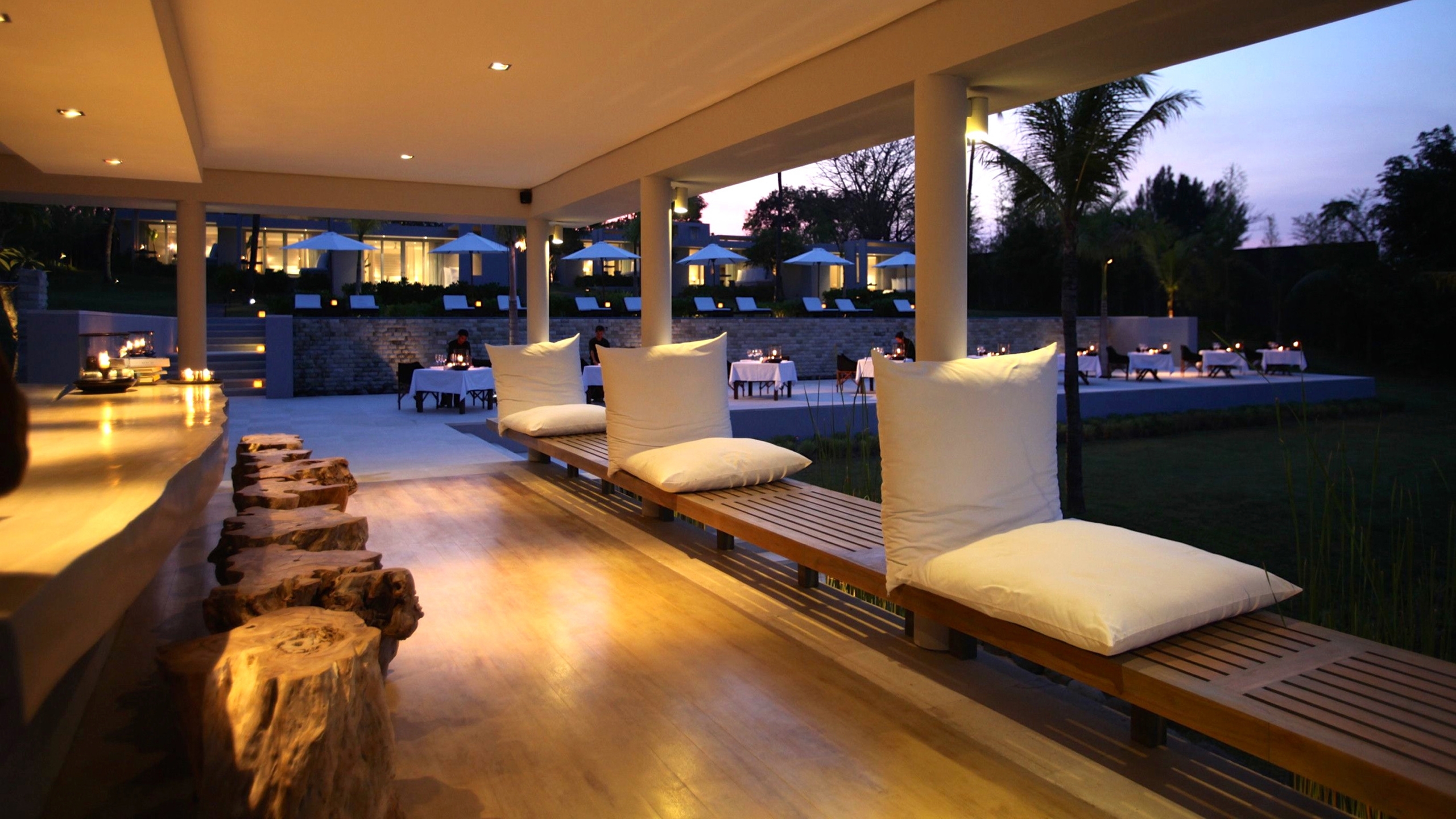 lombok-lodge-outdoor-bar