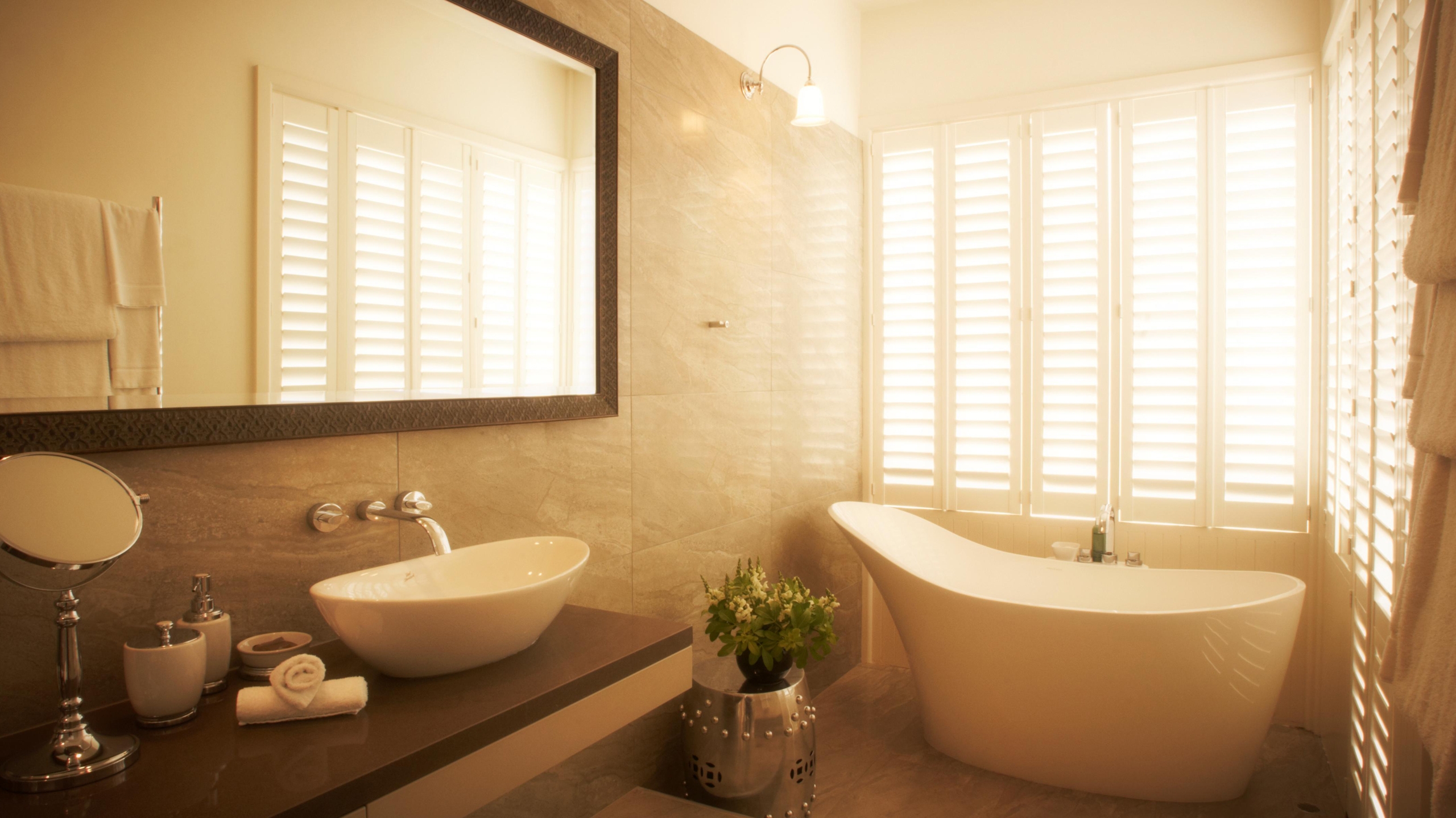 lake-house-daylesford-bathroom