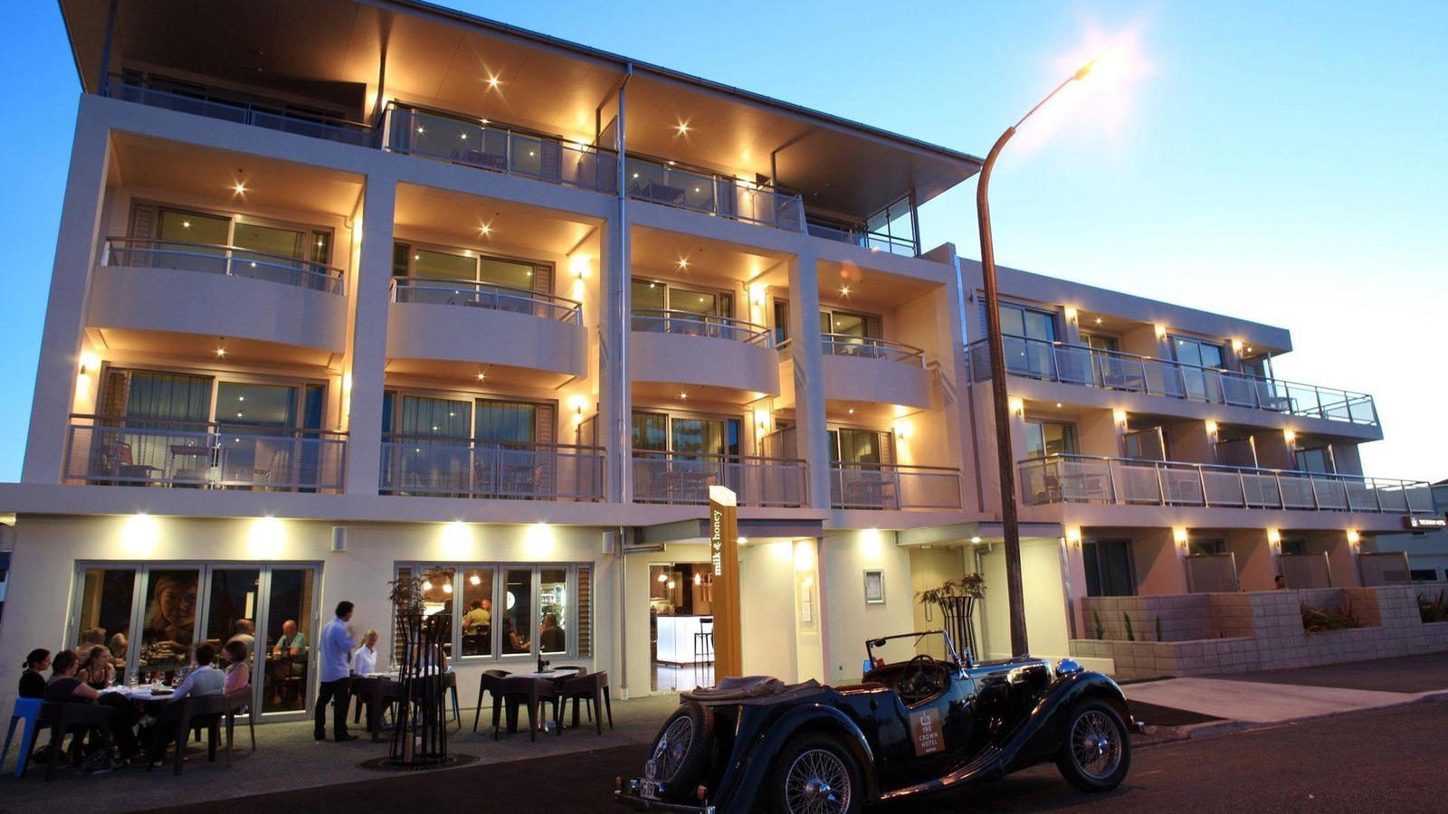 crown-hotel-exterior