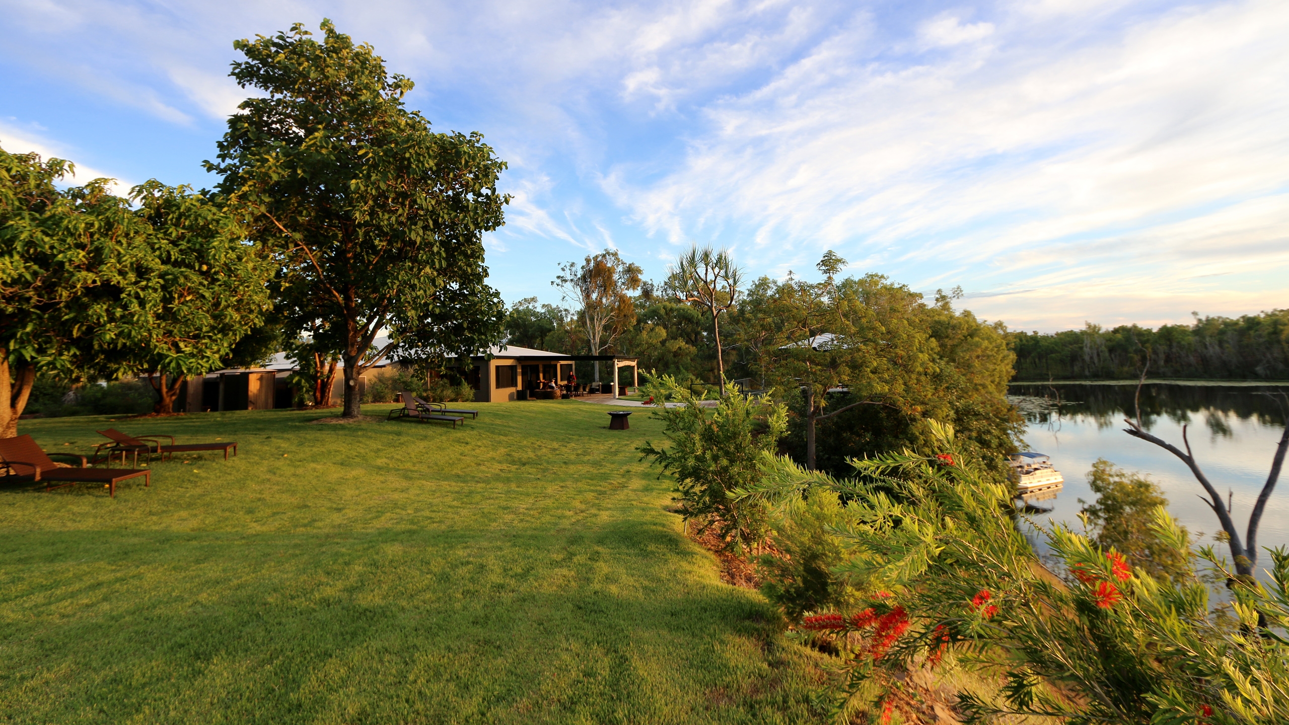 crystalbrook-lodge-lawn