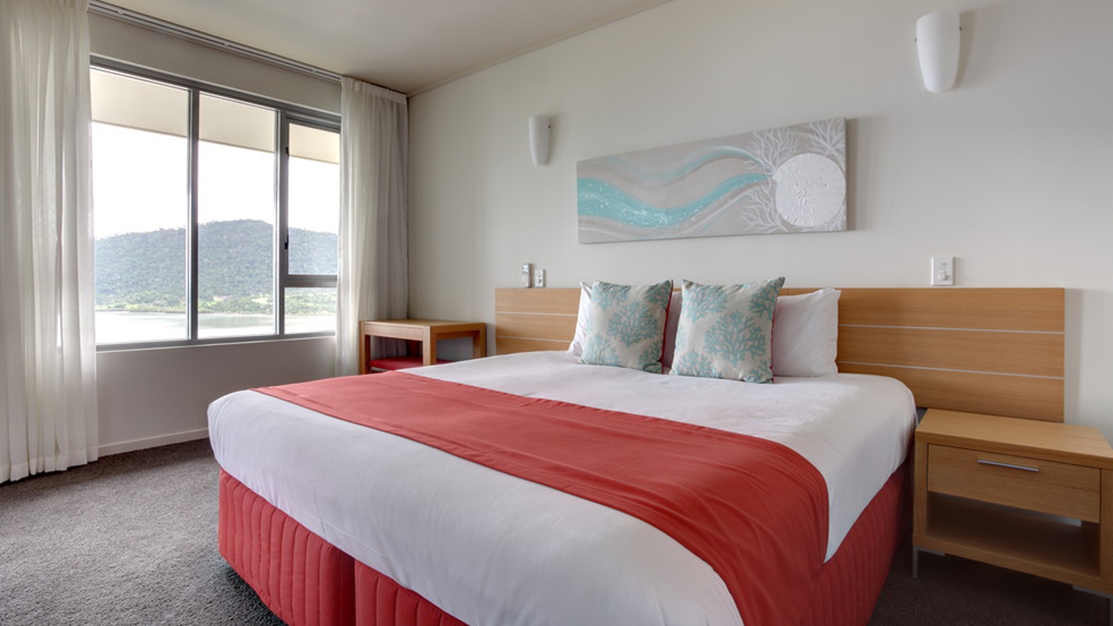peppers-airlie-beach-bedroom