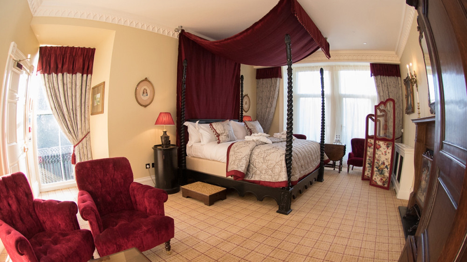 crossbasket-fourposter