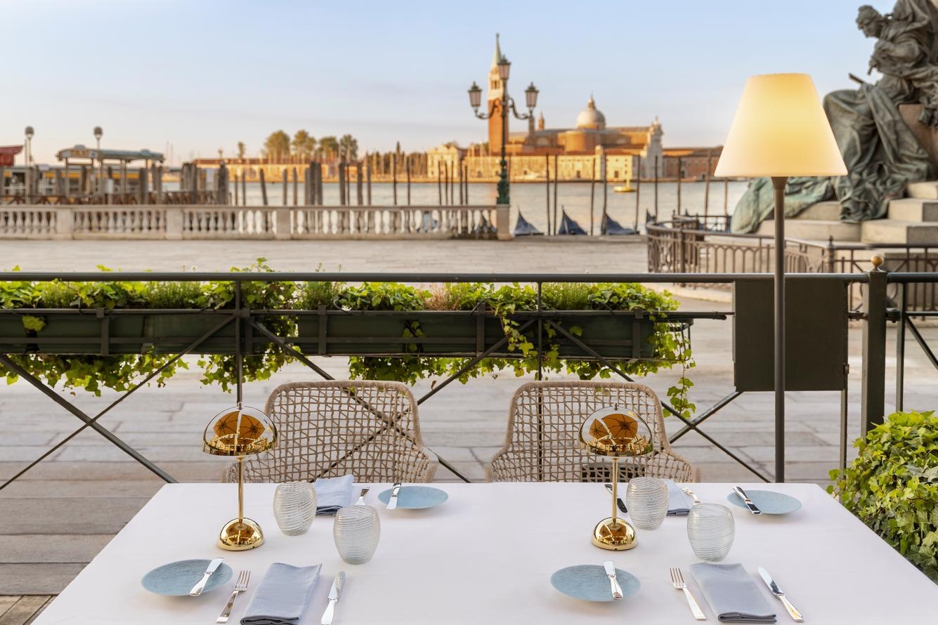Outside dining at Hotel Londra Palace with a view over the lagoon.