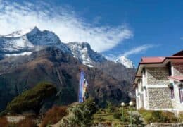 Everest Summit Lodge Mende