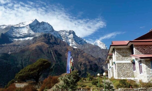 Everest Summit Lodge Mende