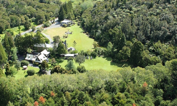 Bushland Park Lodge & Retreat