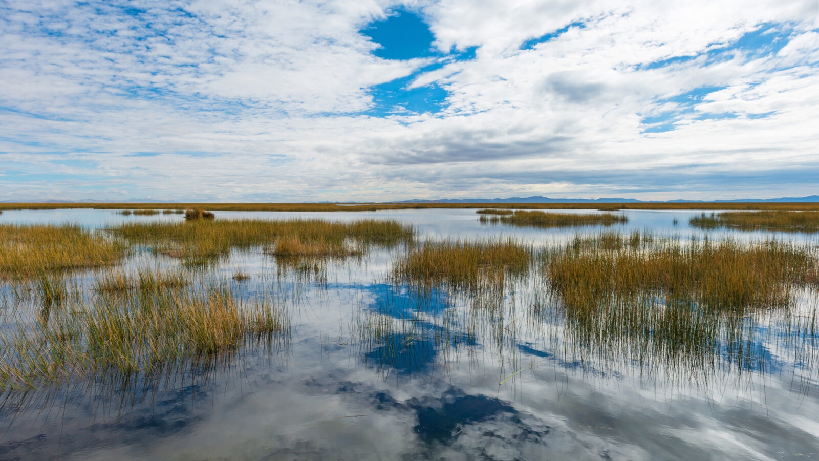 lake-titicaca-peru