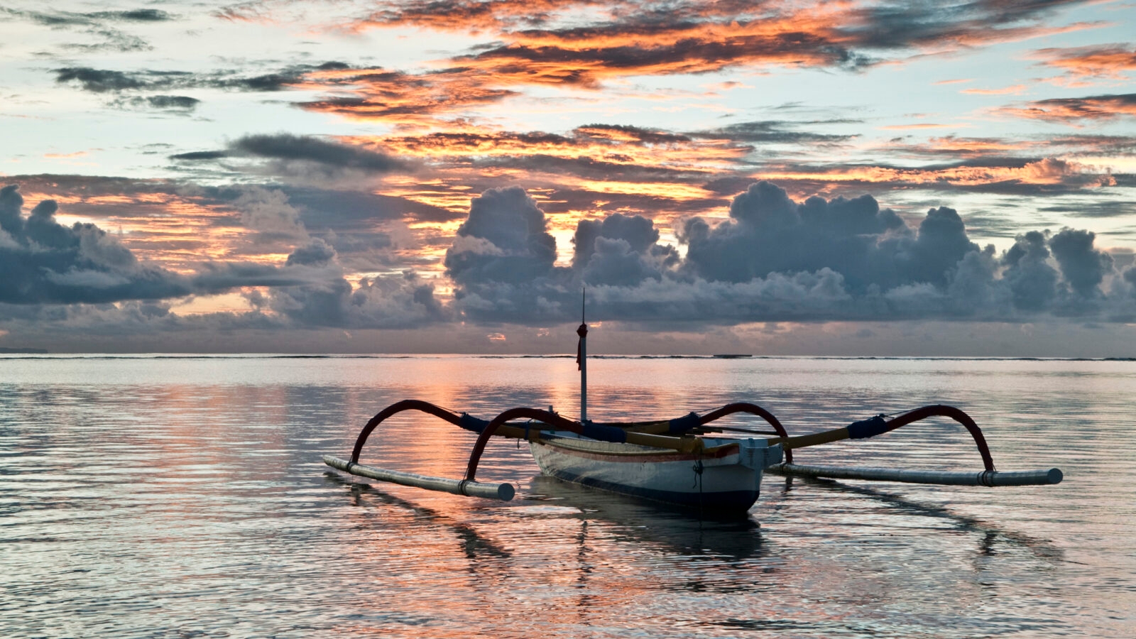 nusa-dua-rigger-sunset