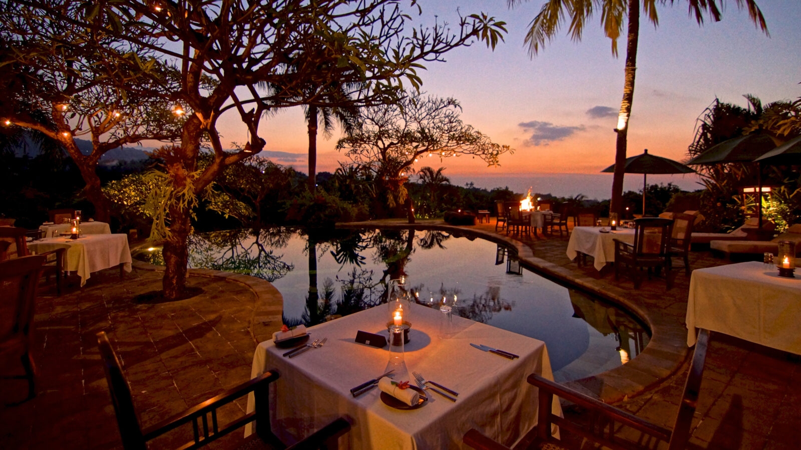 damai-lovina-pool-sunset