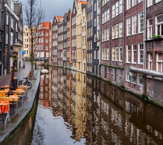 amsterdam-canal-cafe