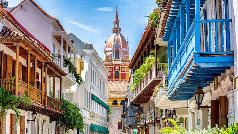 Jacada Colombia - colourful Colonial architecture in Cartagena