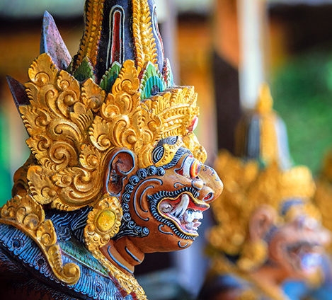 Arts, Culture & History trips - Colorful Balinese statue