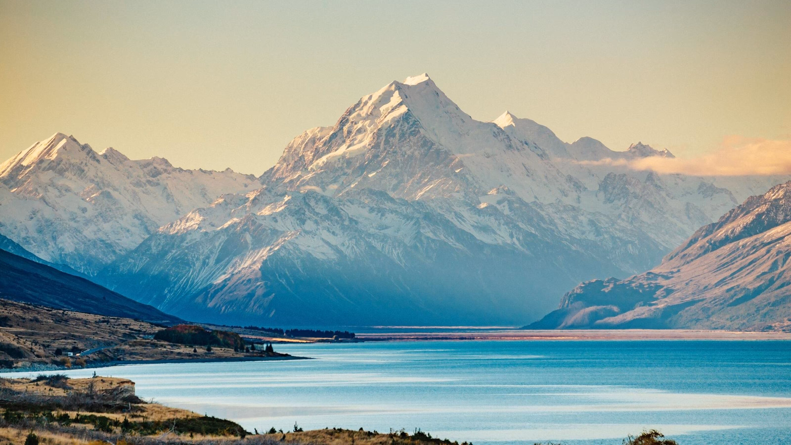 Road to Mt Cook, the highest mountain in New Zealand.