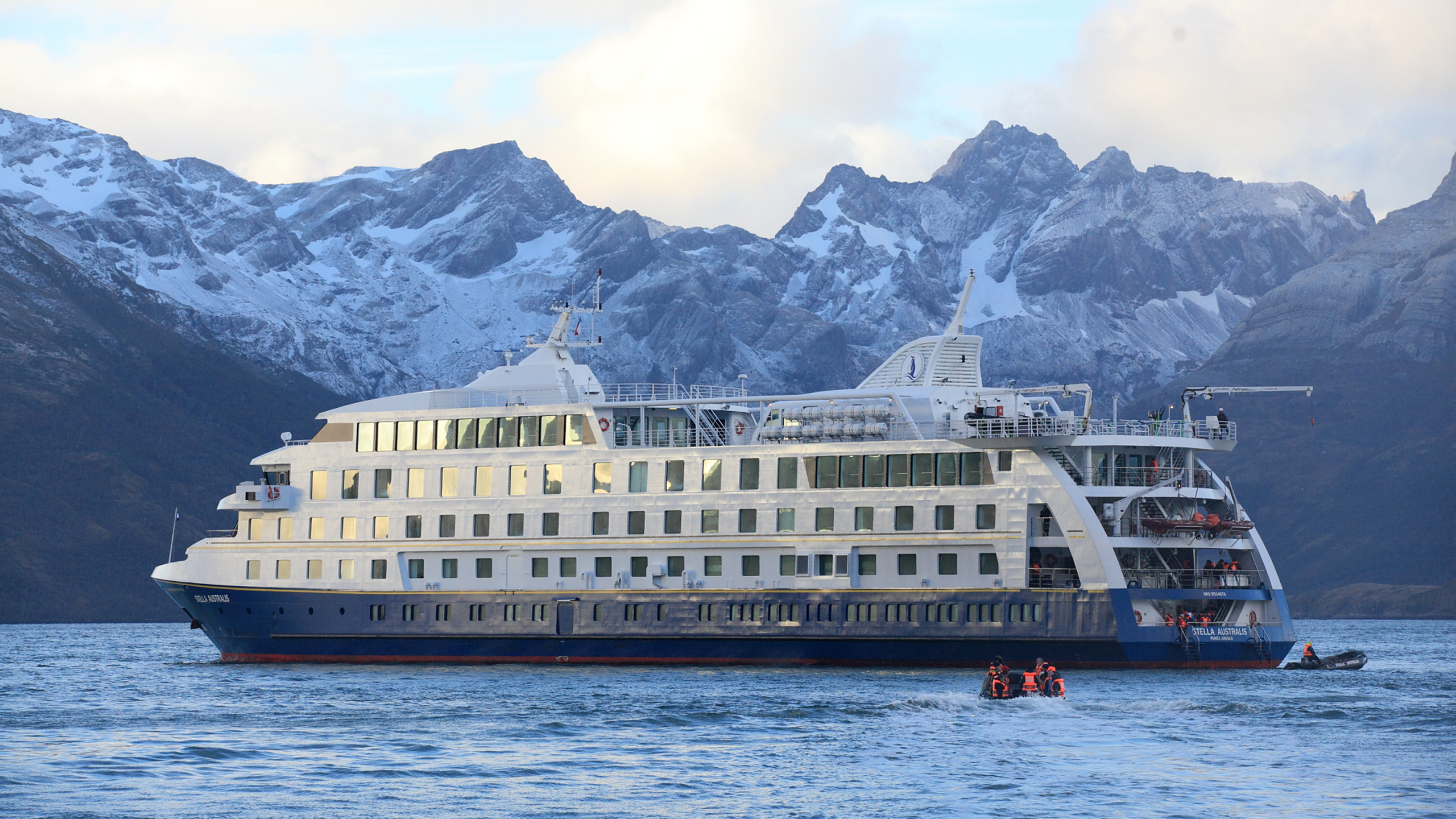 Stella Australis Luxury Cruise in Cape Horn Cruises Jacada Travel