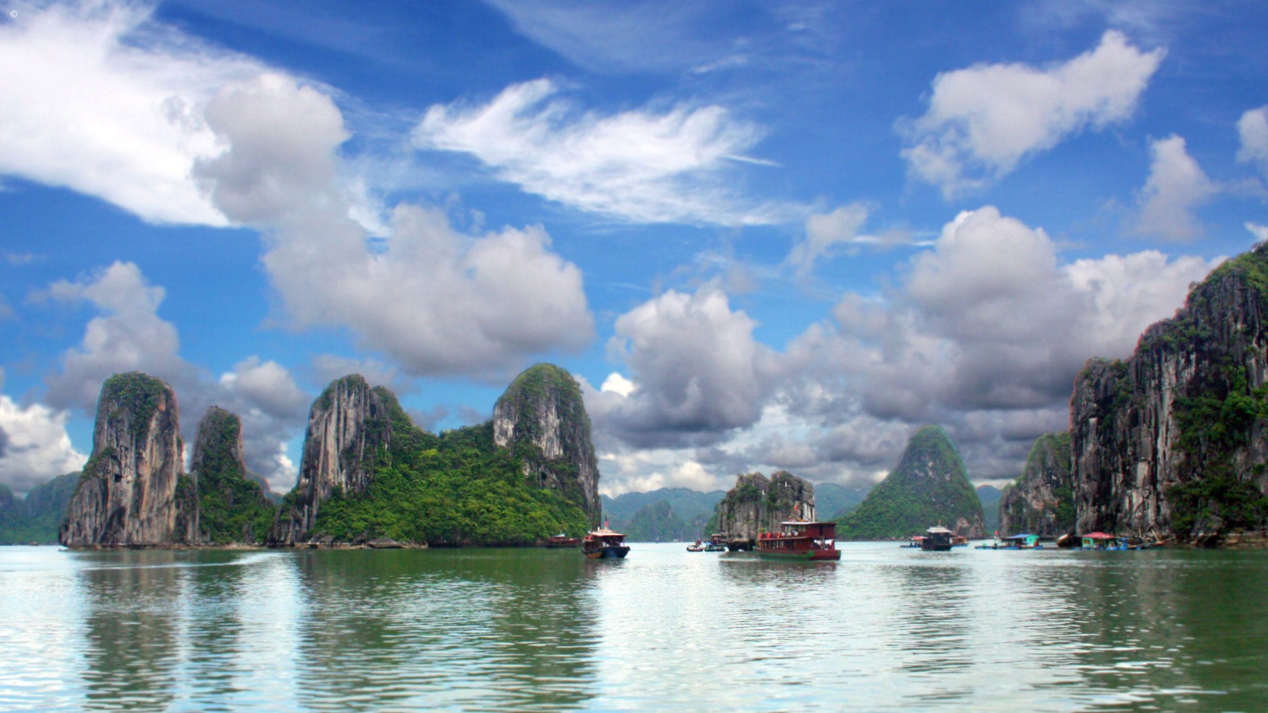 Вьетнам vietnam. Халонг Вьетнам. Бухта Халонг. Залив Халонг. Вьетнам Halong Bay.