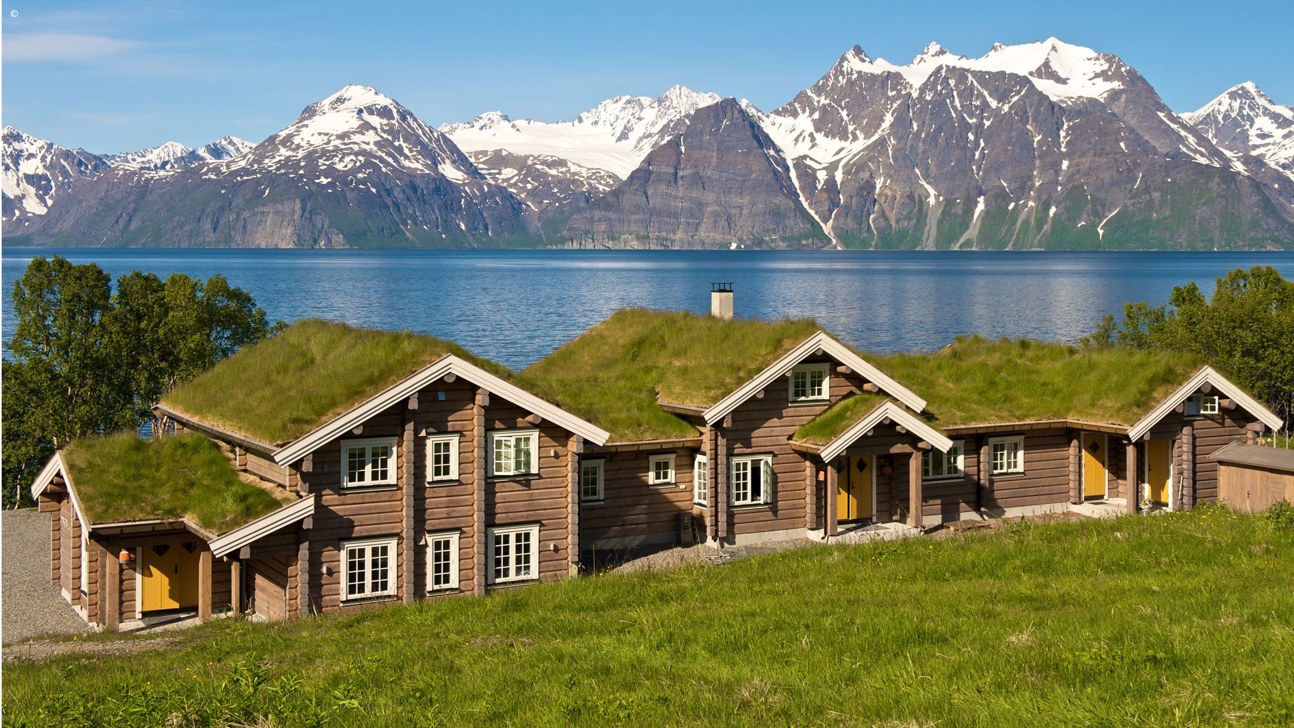 Lyngen Lodge - Luxury Hotel In Lyngen Alps | Jacada Travel