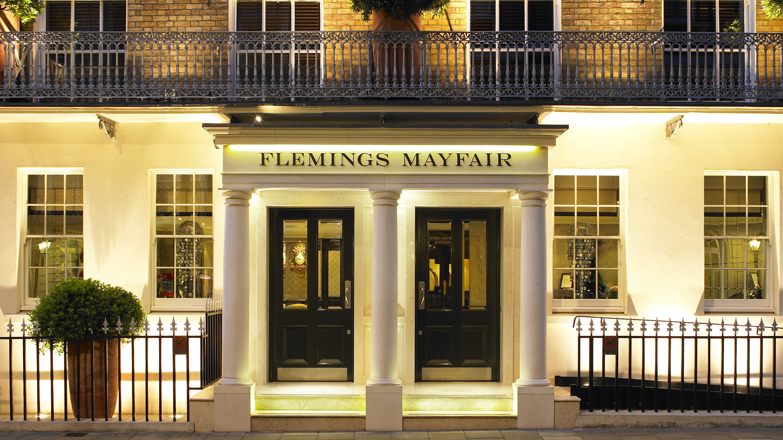 Mayfair london. Мейфэр Лондон. Дом Mayfair London. Flemings Mayfair Hotel London. Дом а Флеминга.